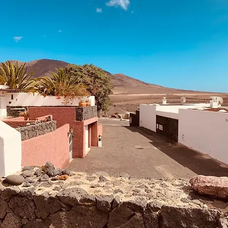 Lovely D'ogna, Las Coloradas, Playa Papagayo Playa Blanca (Lanzarote)